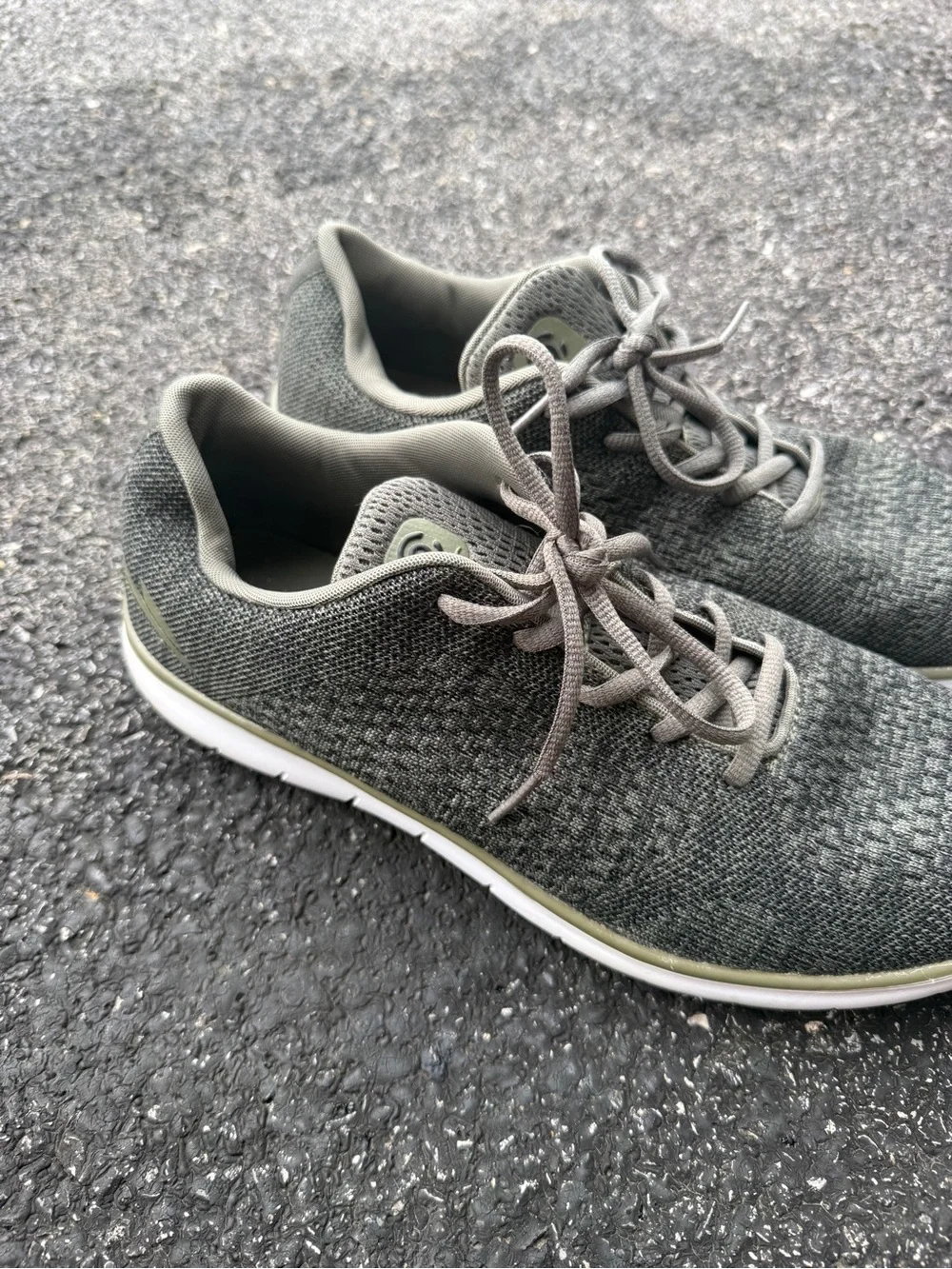 Champion Men’s Size 11 Gray Knit Athletic Running